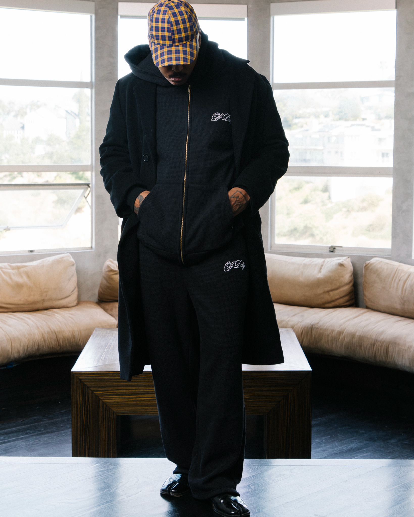 Black | Model